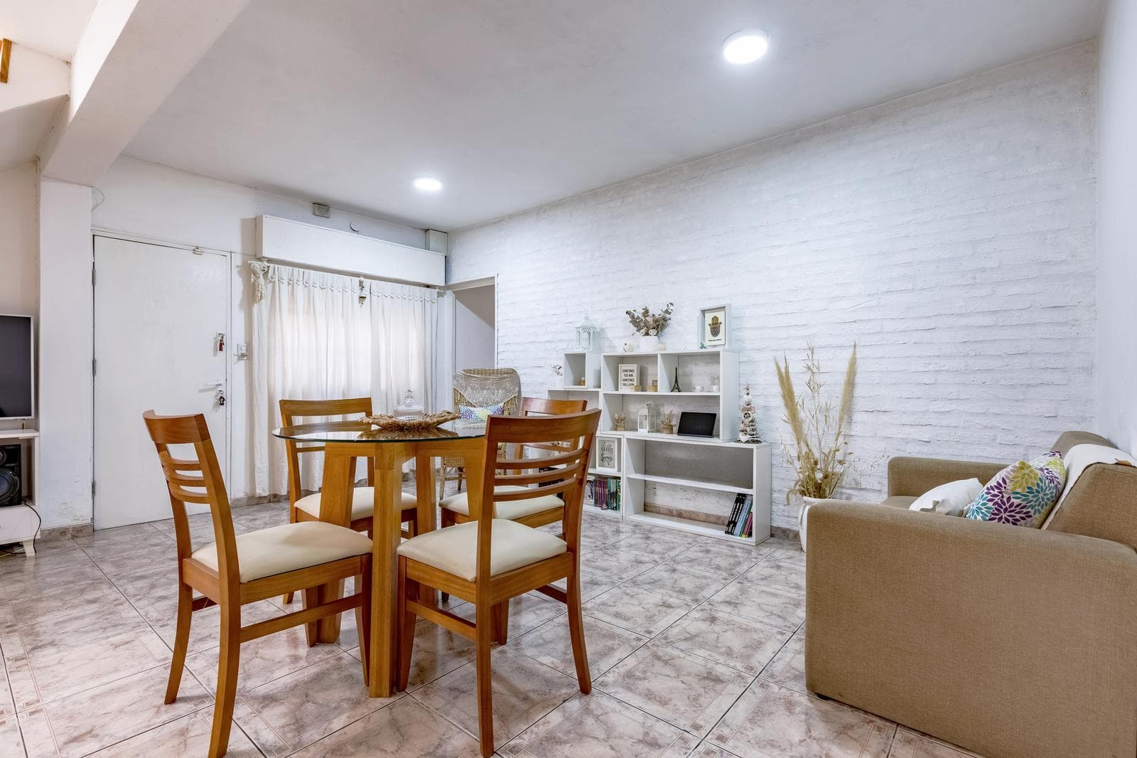 FOR SALE | TRADE - House - 2 bedrooms with garage and shed - Bella Vista, Rosario.