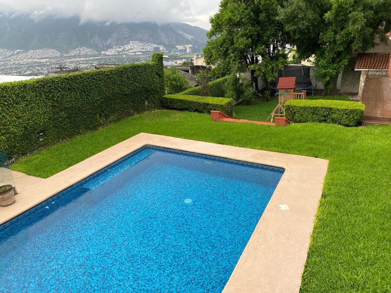 HOUSE FOR SALE VILLA MONTAÑA