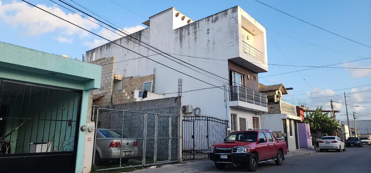 CUARTERIA Building for Sale, 12 Bedrooms with Bathrooms, Villas del Mar, North Cancún.