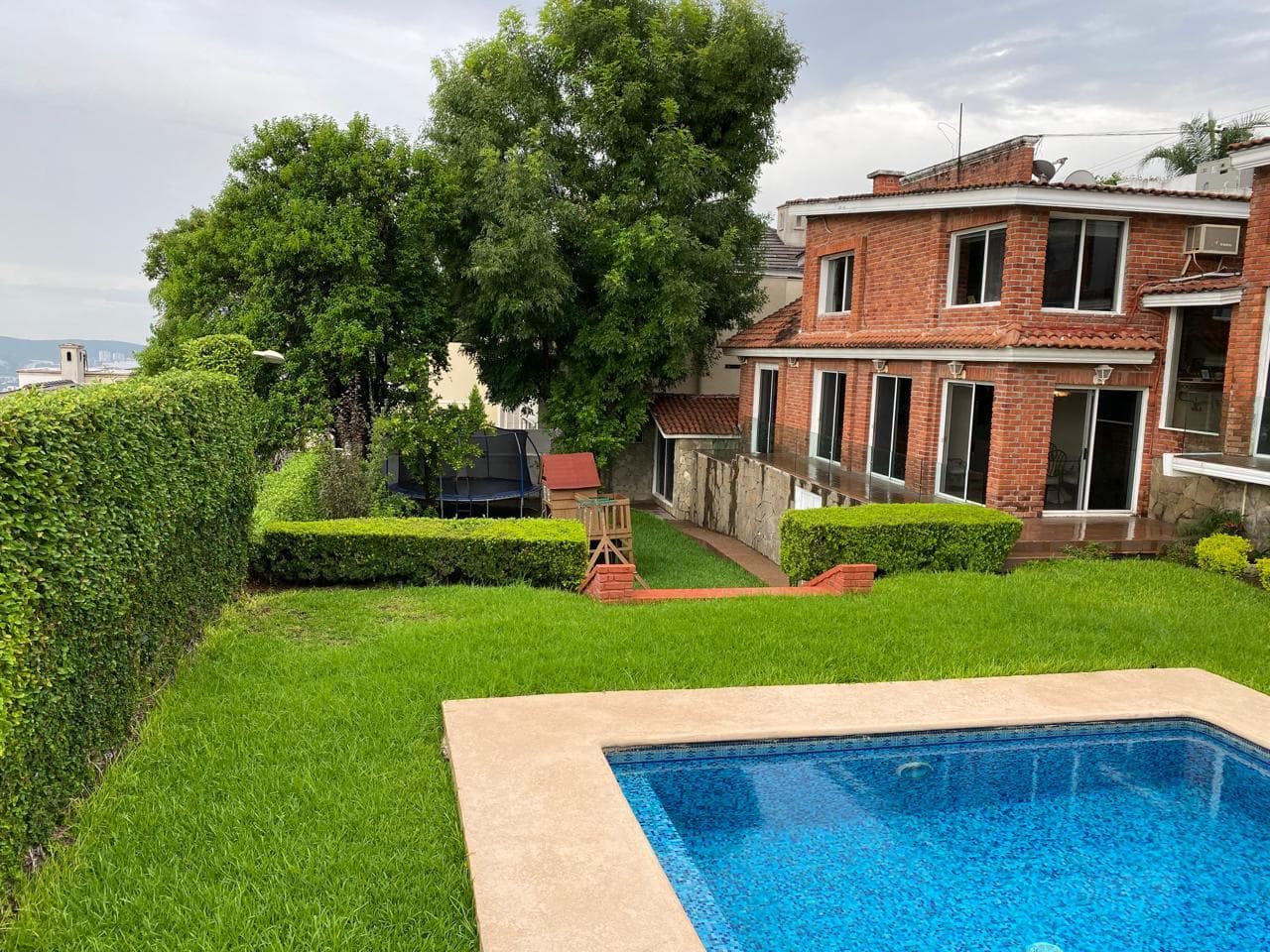 HOUSE FOR SALE VILLA MONTAÑA