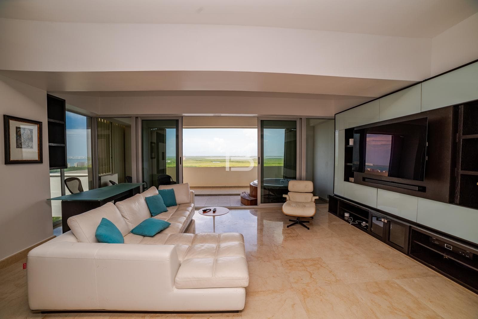 Penthouse for Rent in Lahia with Ocean Views in the Hotel Zone, Cancún, Quintana Roo
