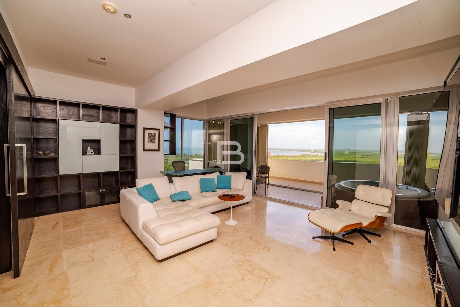 Penthouse for Rent in Lahia with Ocean Views in the Hotel Zone, Cancún, Quintana Roo