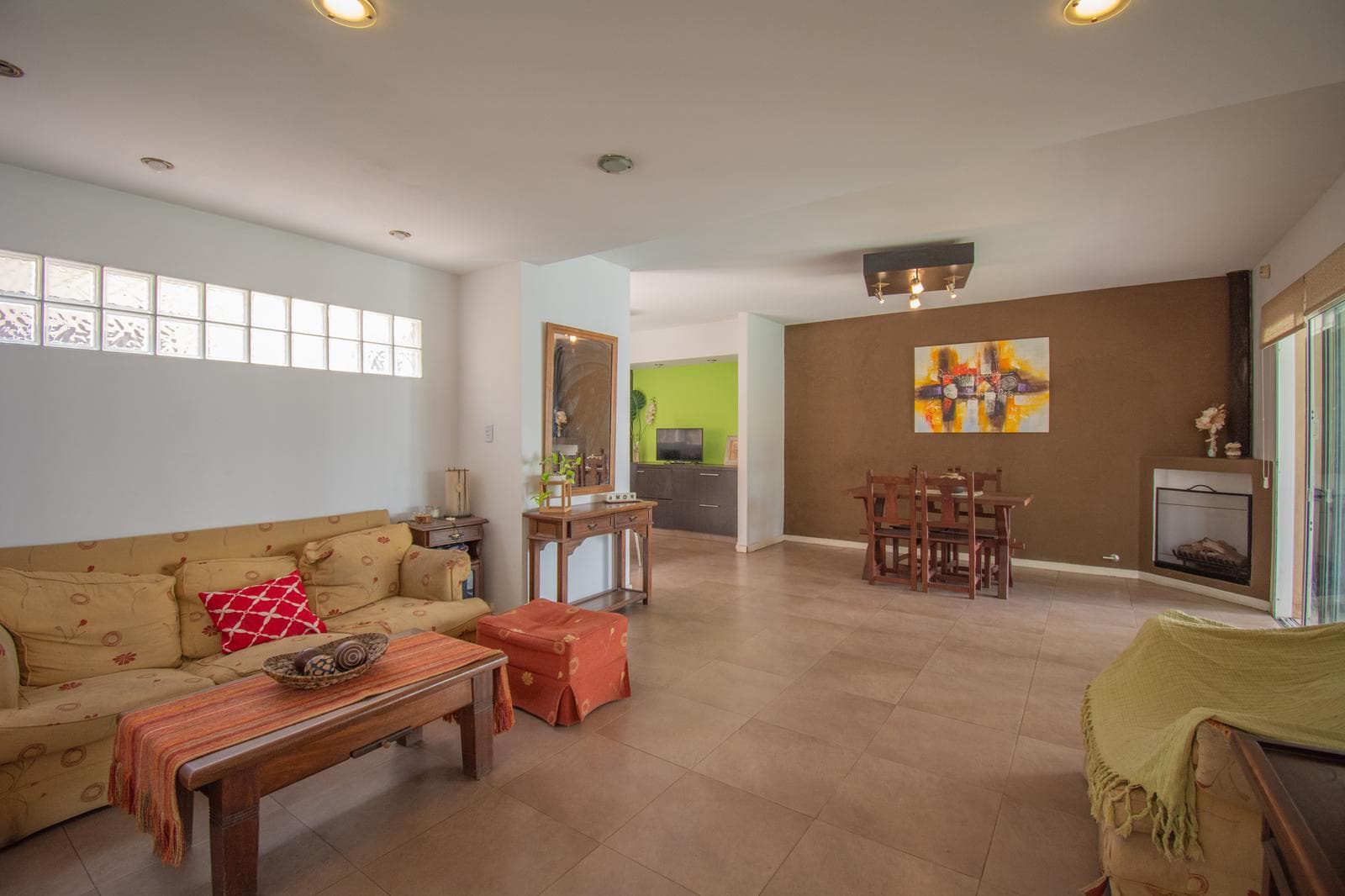 4-ROOM HOUSE WITH BARBECUE AREA AND POOL—ELIGIBLE FOR MORTGAGE