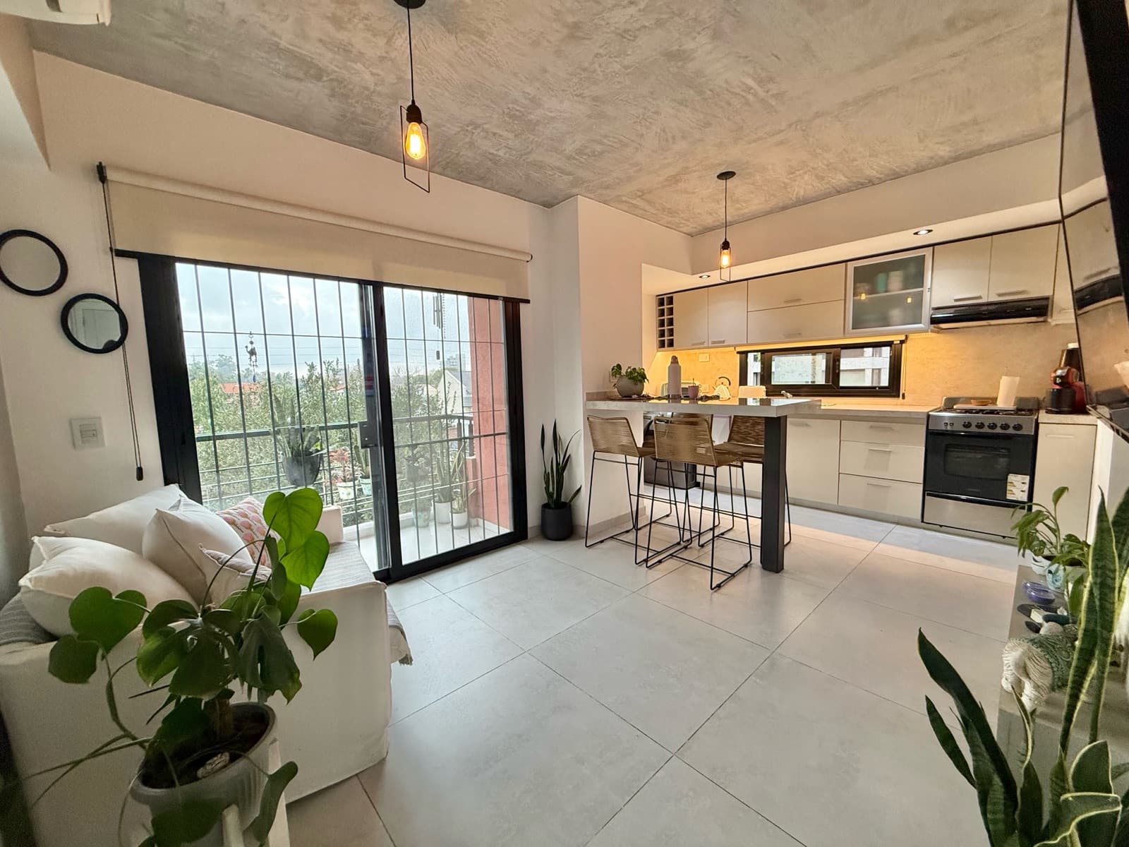 2-Room Apartment for Sale with Garage in North Ituzaingó