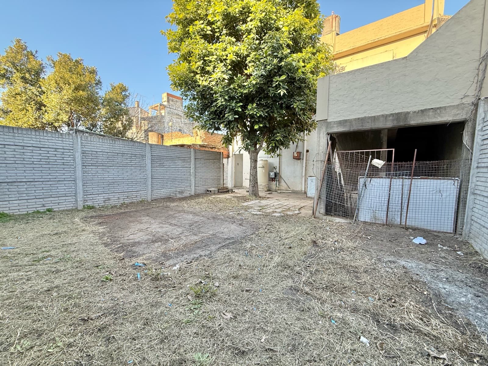 3-Room Apartment on the First Floor with a Terrace and Park in San Justo