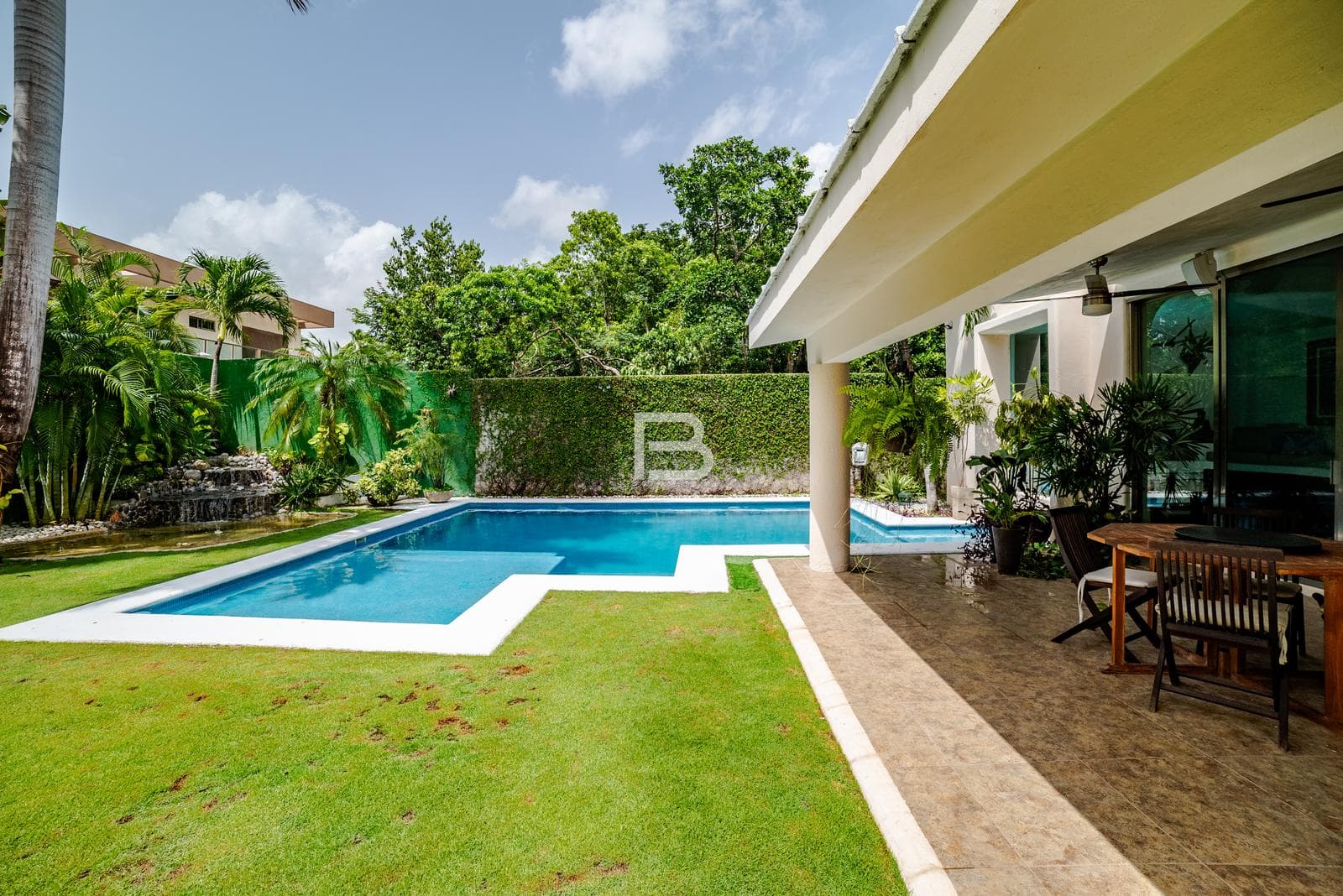 House for Sale in Villa Magna Residential Complex in Cancun