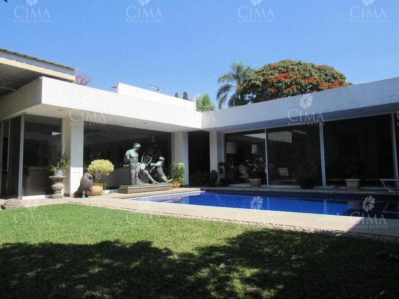 CASA DE UN SOLO NIVEL EN ACAPATZINGO - V336