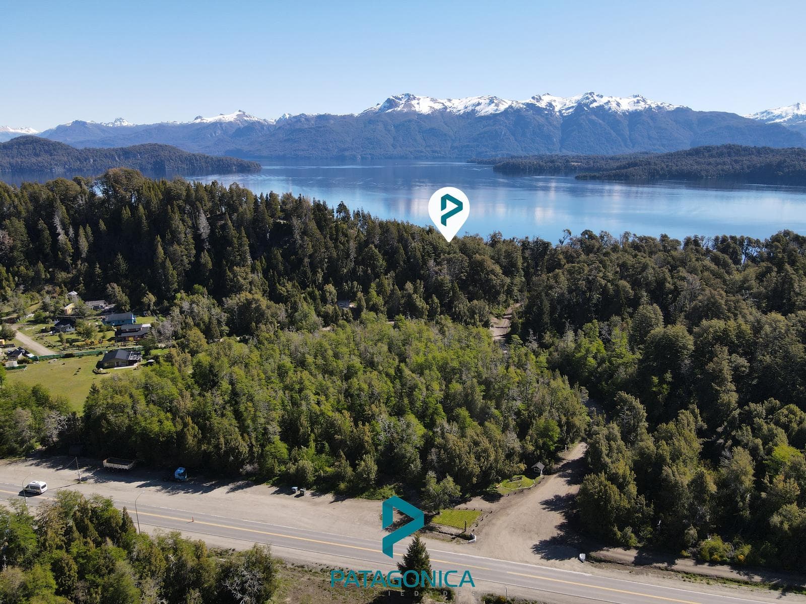 FOR SALE – 1,000 m² lot with a partial view of the lake in the Calfuco neighborhood (UF 92a), Villa la Angostura.