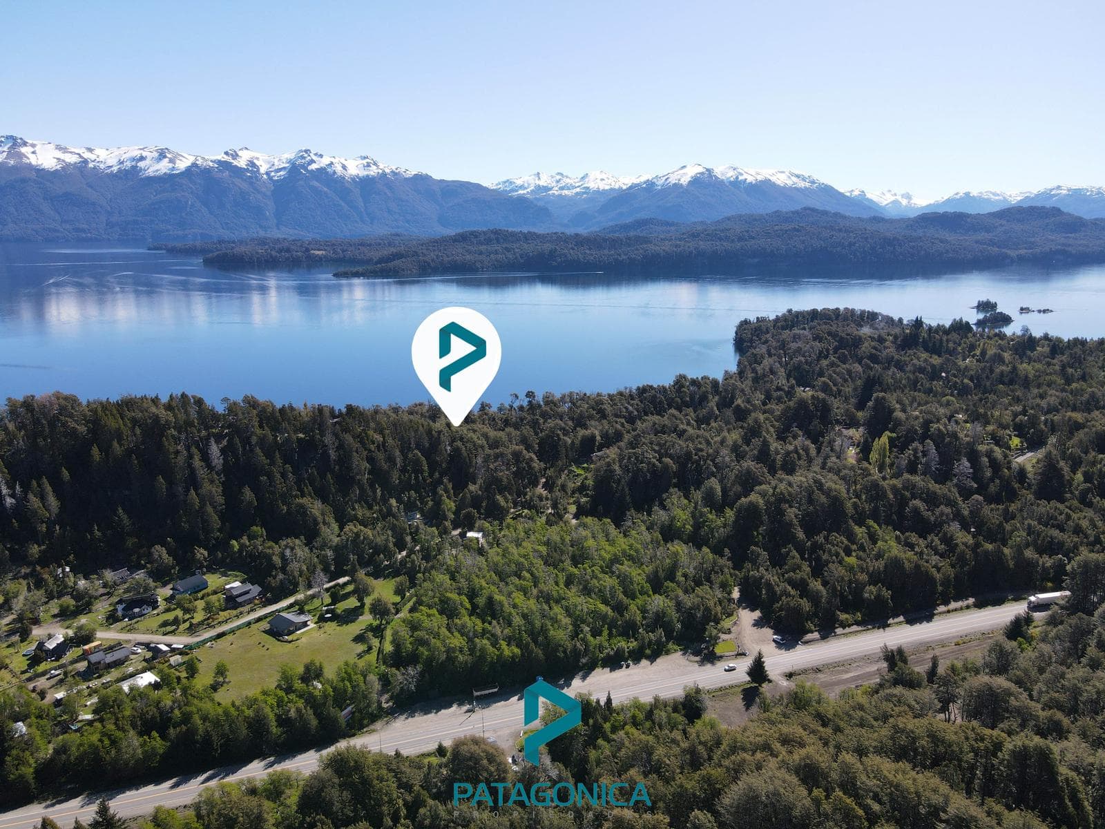 FOR SALE – 1,000 m² lot with a partial view of the lake in the Calfuco neighborhood (UF 92a), Villa la Angostura.