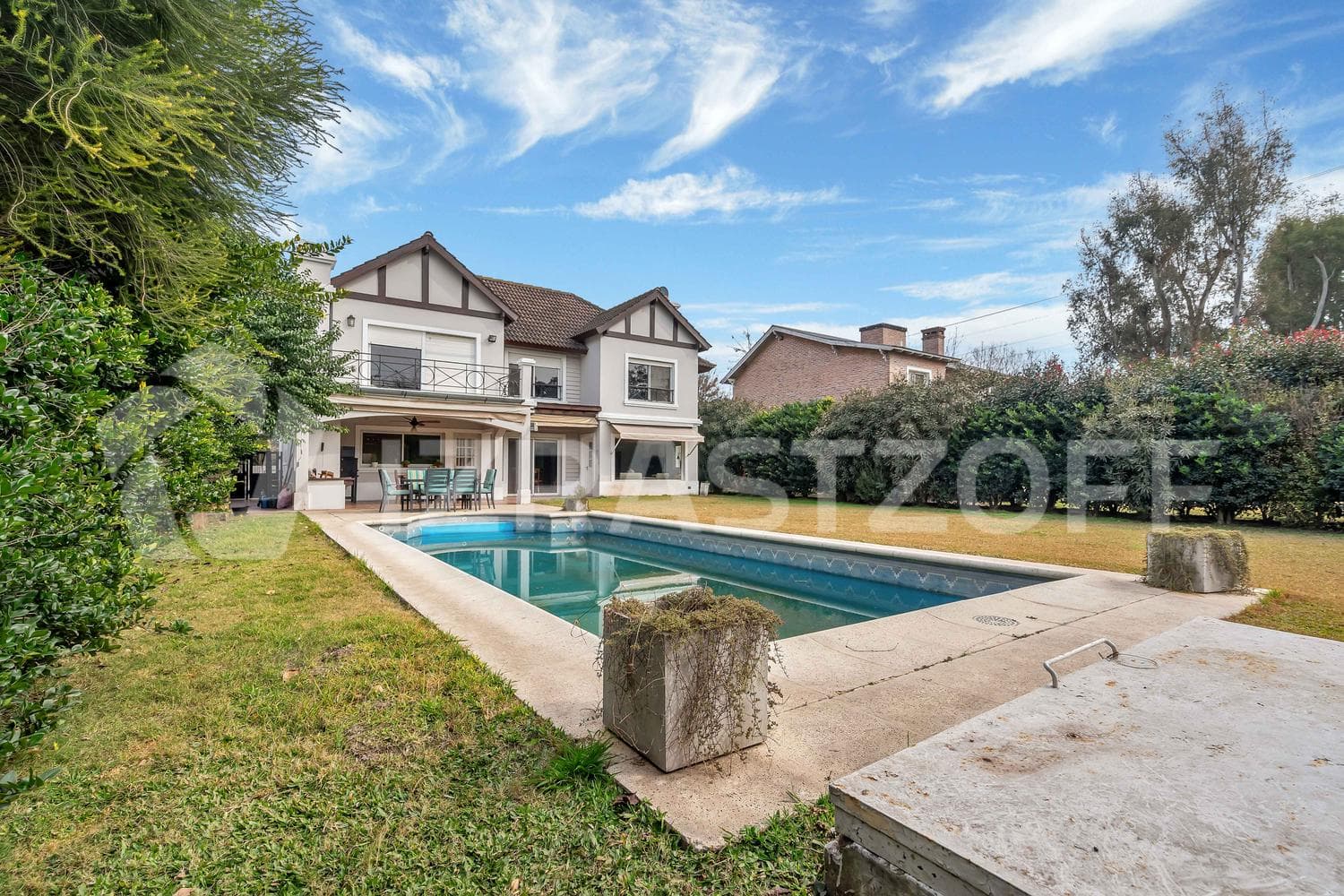 Venta Casa ideal para familia numerosa en Club De Campo Pueyrredon