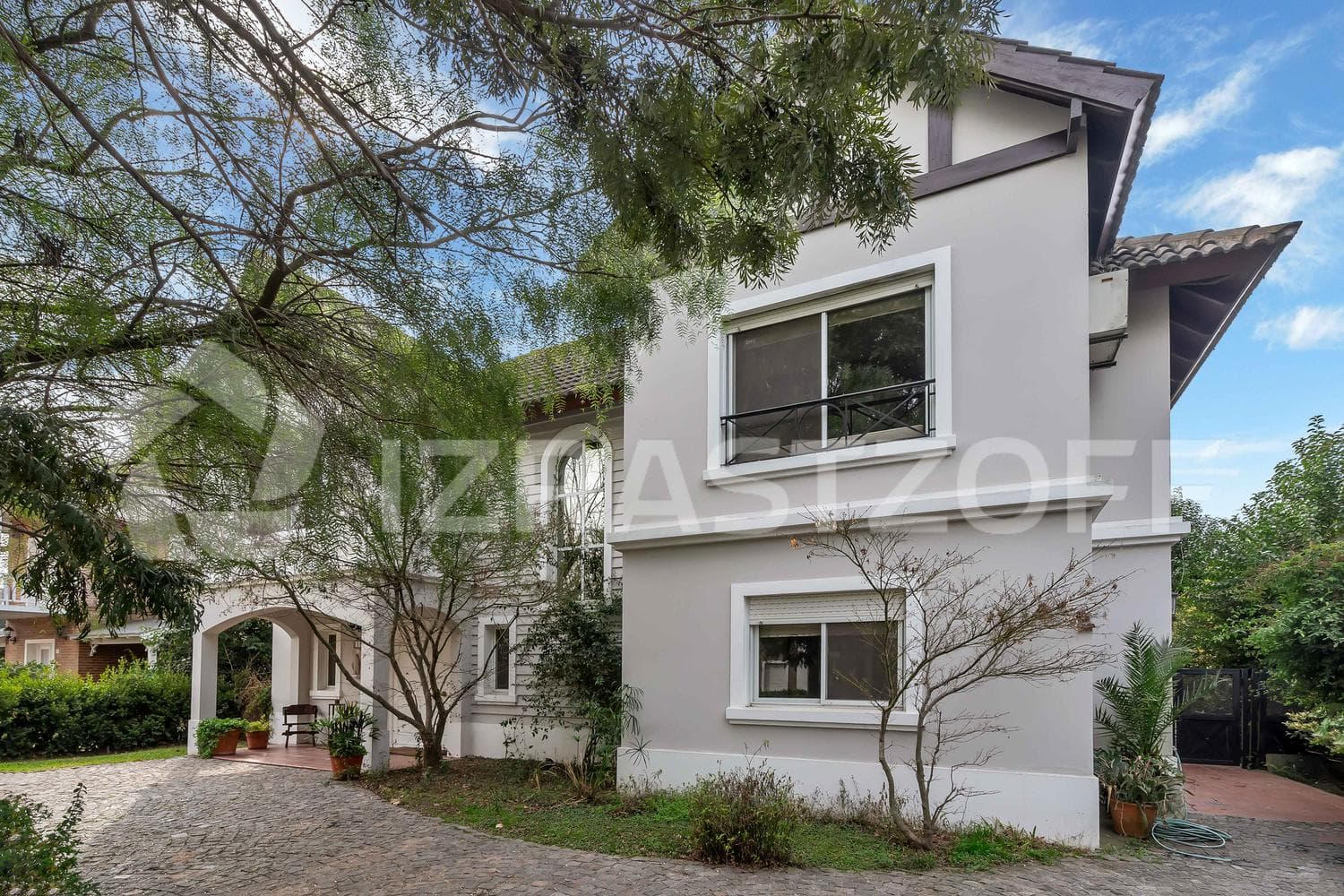 Venta Casa ideal para familia numerosa en Club De Campo Pueyrredon