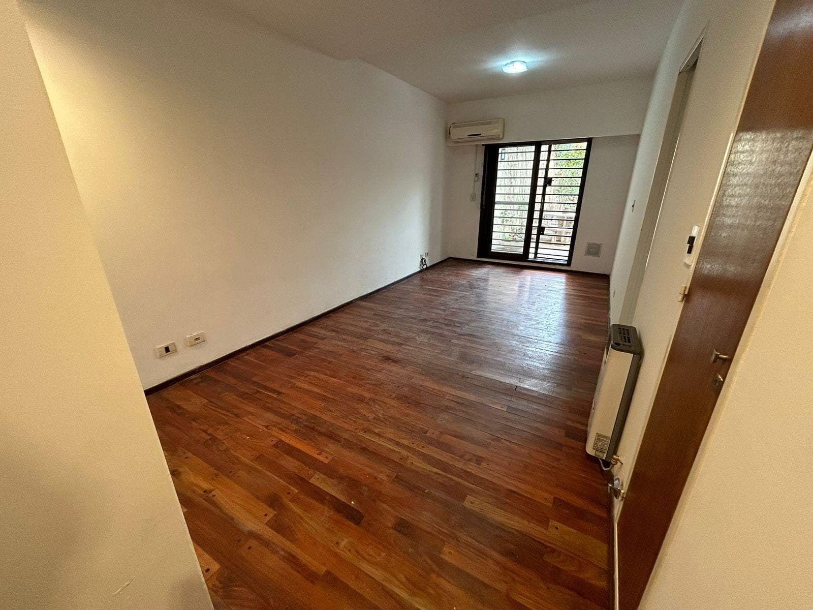 1-bedroom apartment with a patio and amenities - Rivadavia 2200