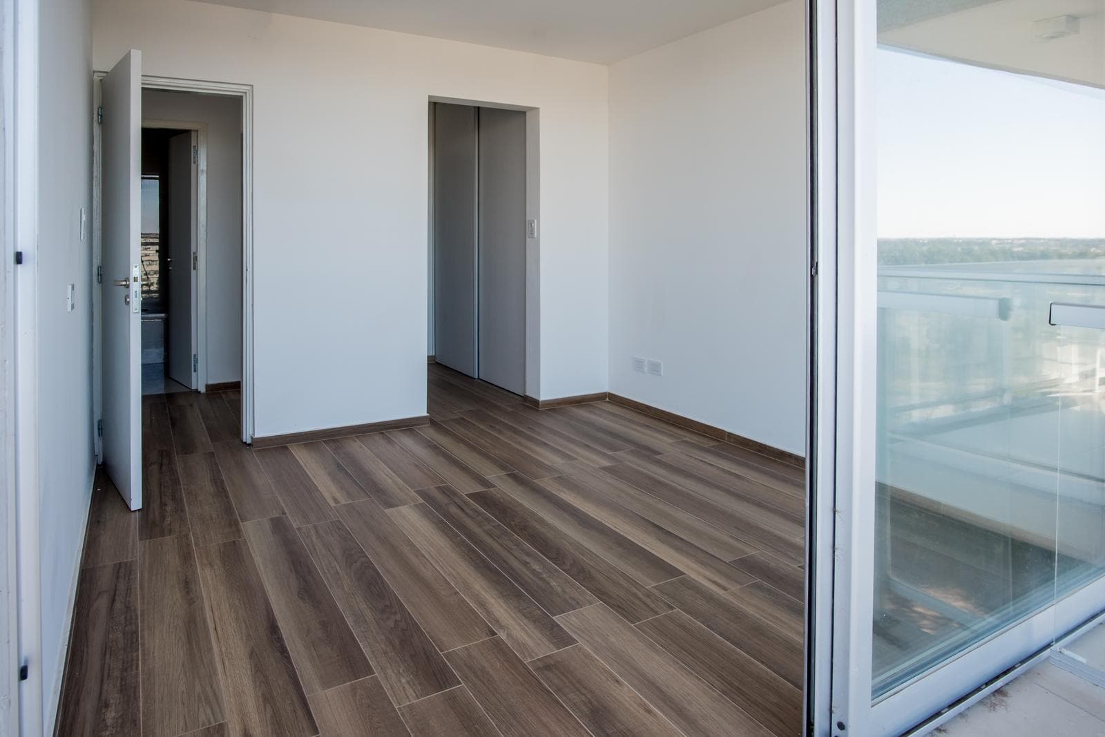 3-Bedroom Apartment with Double Garage at Fisherton View