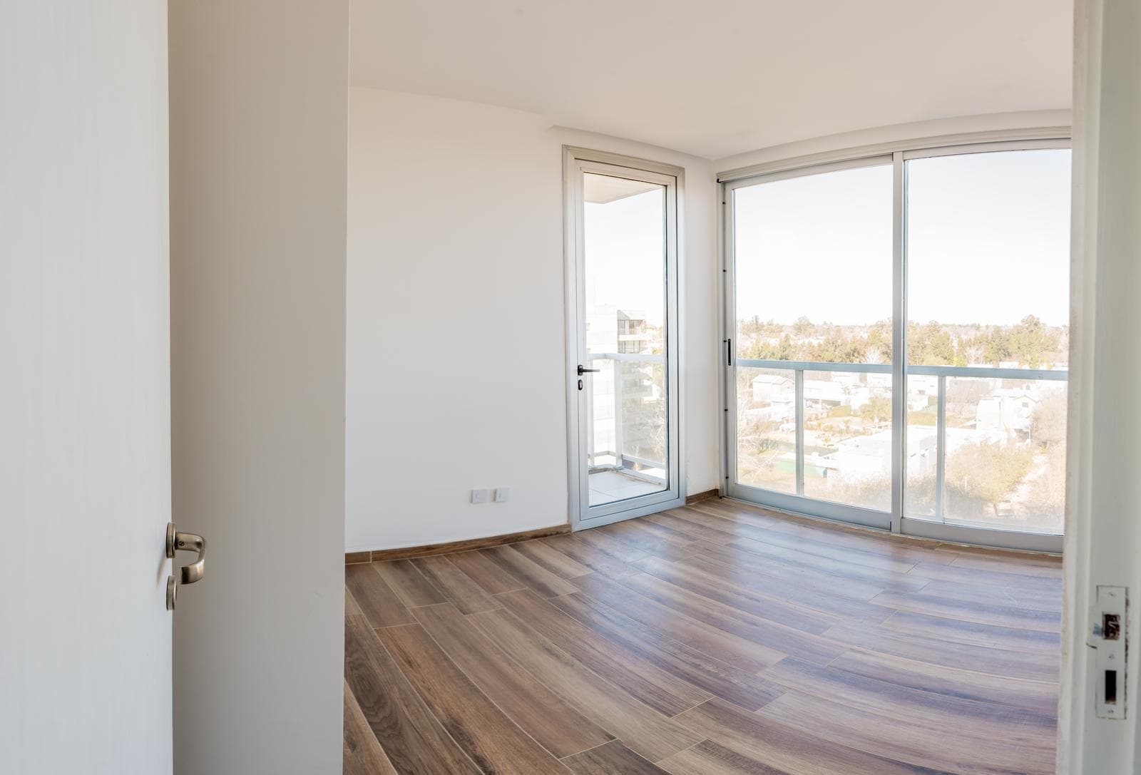 3-Bedroom Apartment with Double Garage at Fisherton View