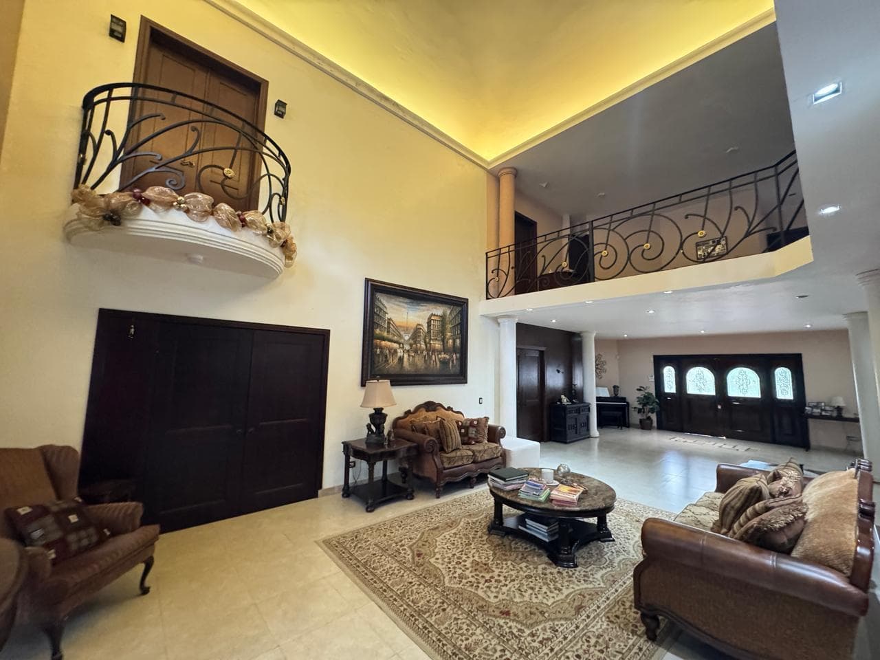 HOUSE FOR SALE IN EL YERBANIZ