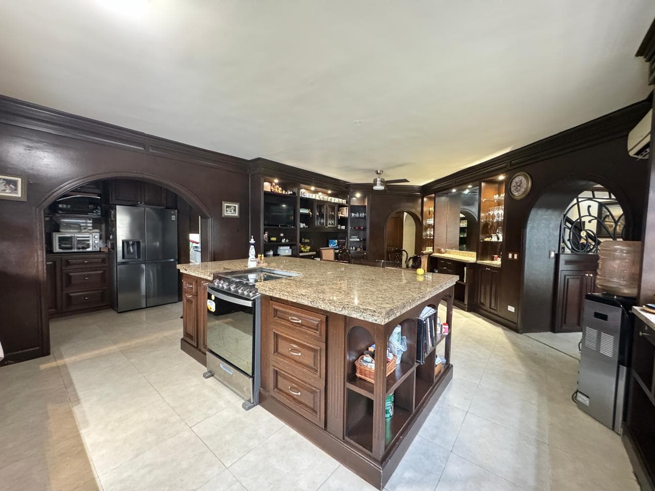 HOUSE FOR SALE IN EL YERBANIZ