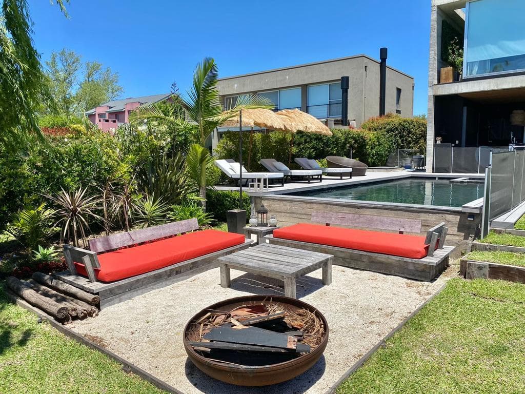 Modern House for Sale on the Water in the Barbarita Gated Community