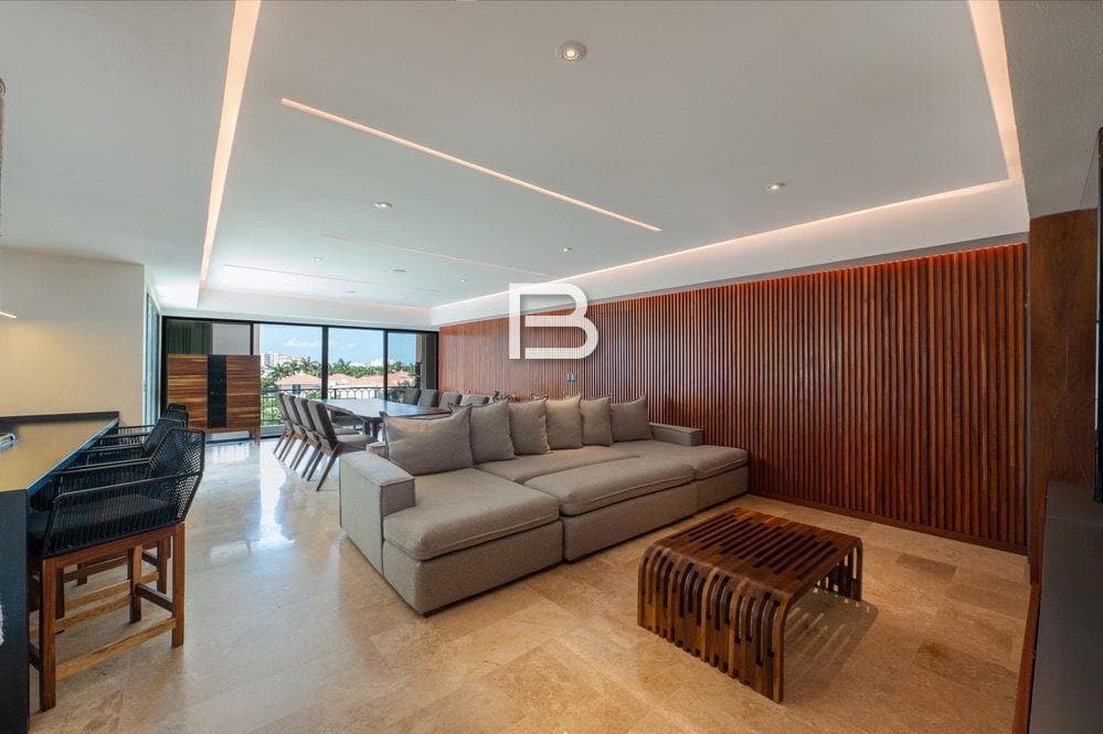 Apartment for Sale in La Isla with a Dock, Hotel Zone, Cancún, Quintana Roo