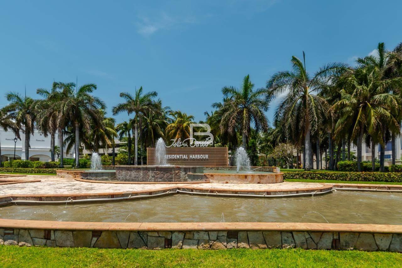Apartment for Sale in La Isla with a Dock, Hotel Zone, Cancún, Quintana Roo