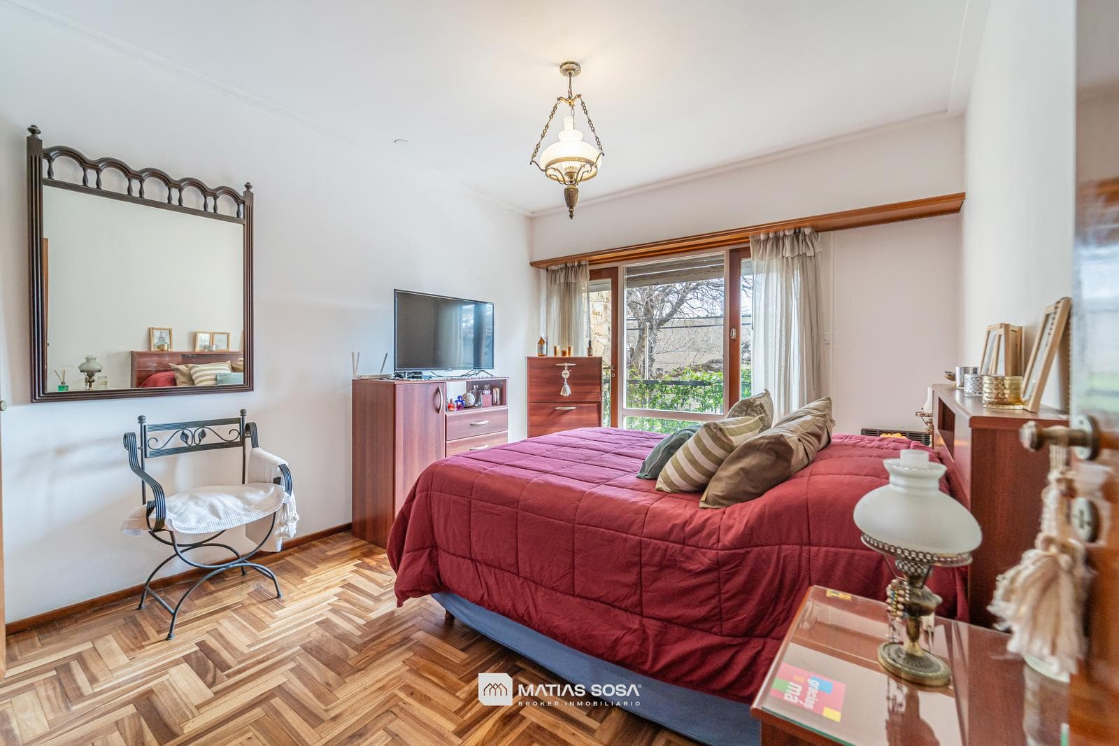 For Sale - 4-room house with a park and barbecue area - Chauvin neighborhood