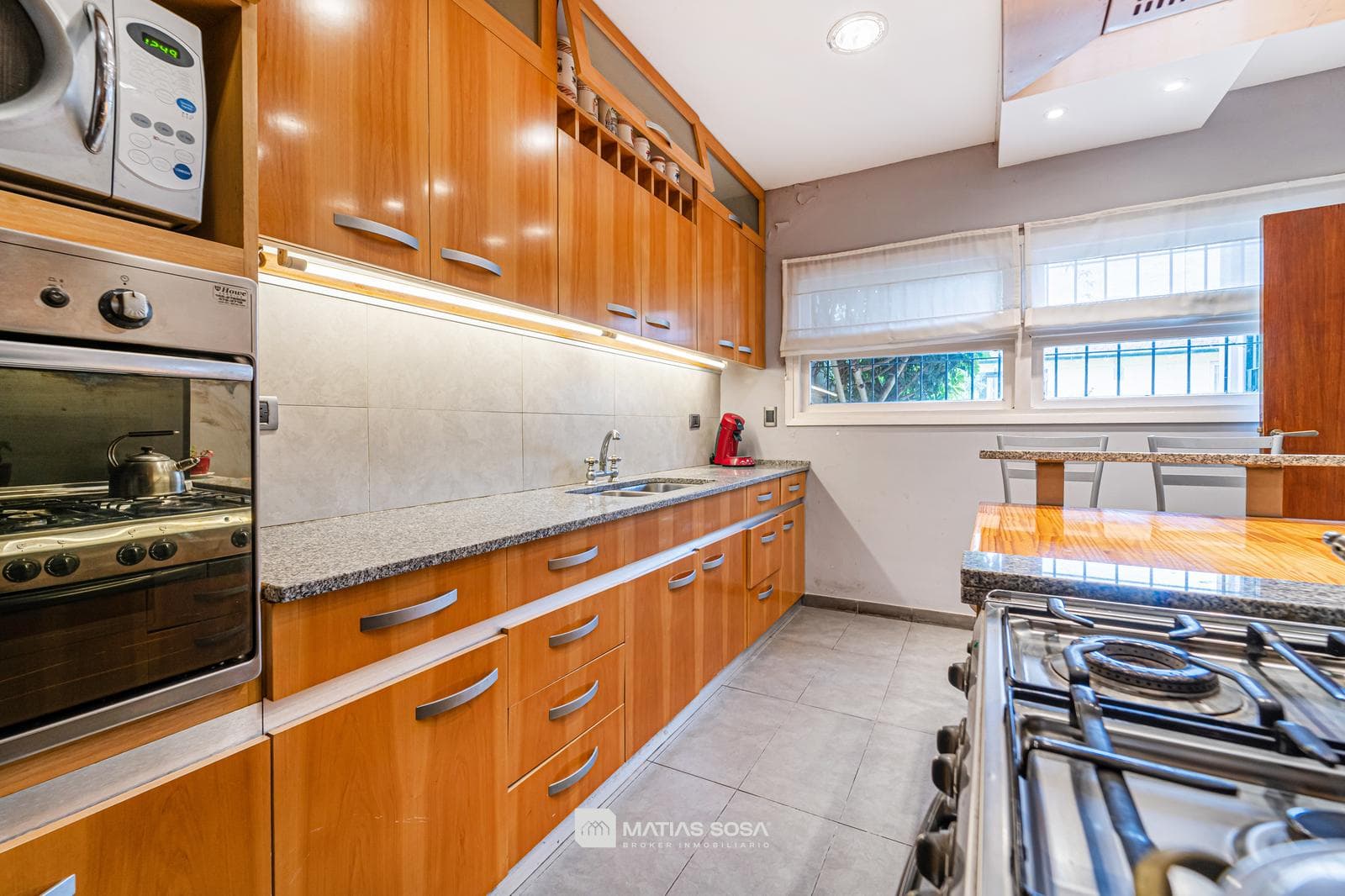 For Sale - 4-room house with a park and barbecue area - Chauvin neighborhood