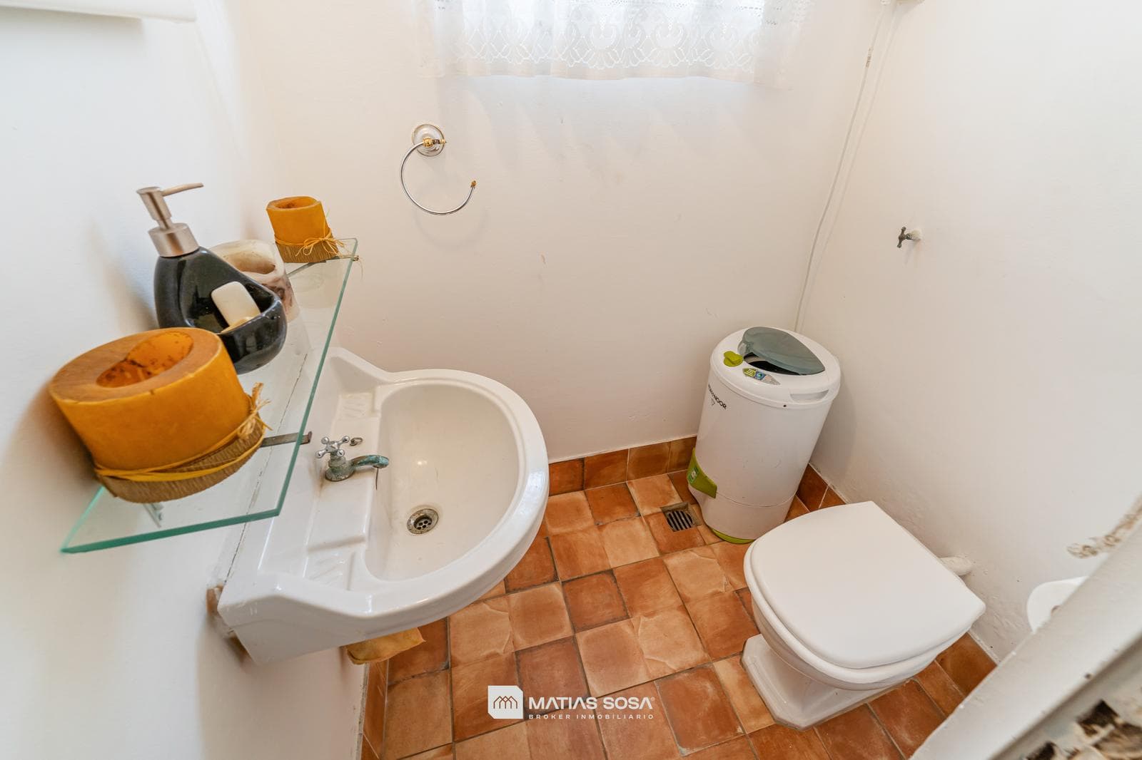 For Sale - 4-room house with a park and barbecue area - Chauvin neighborhood