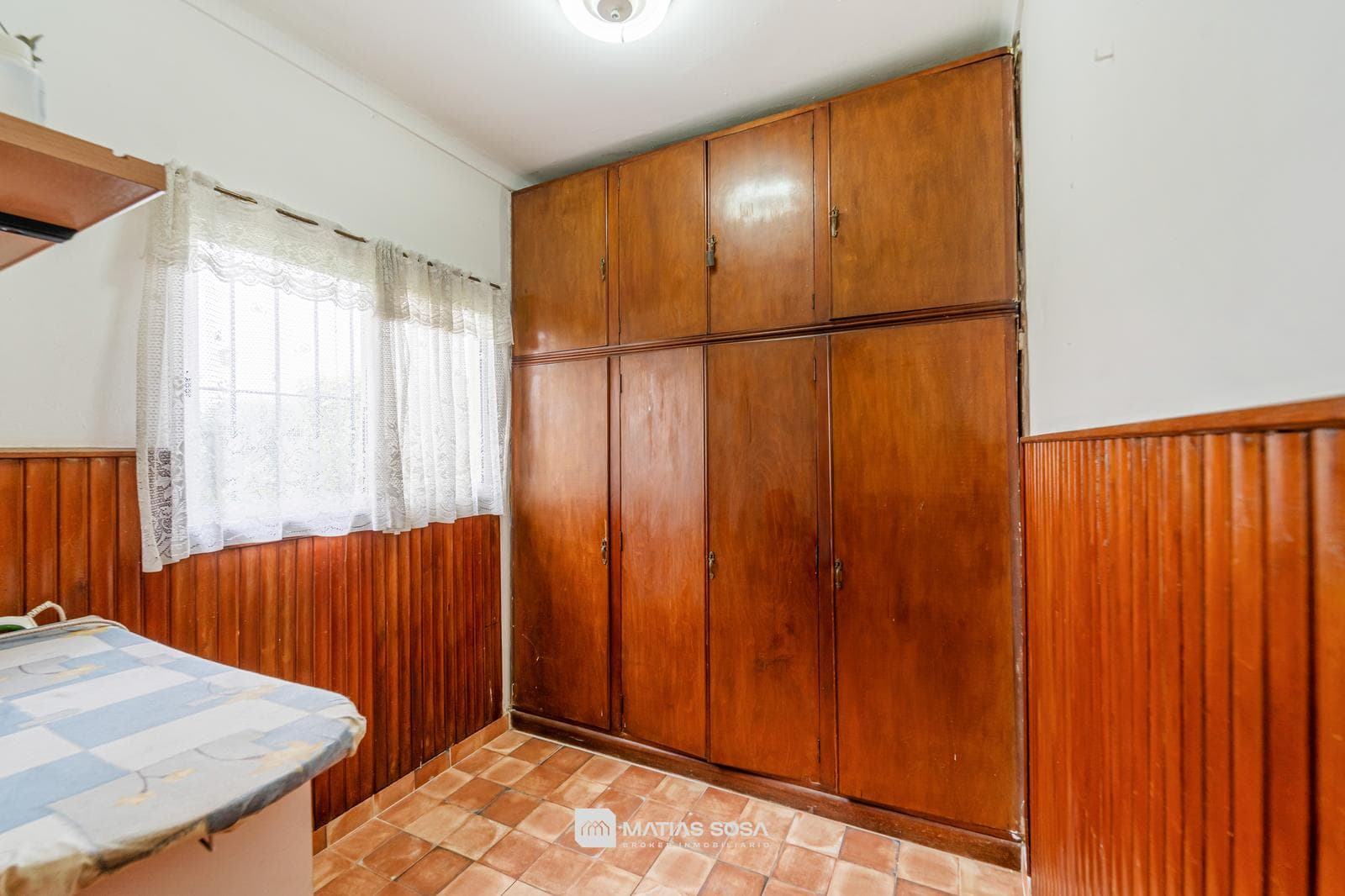 For Sale - 4-room house with a park and barbecue area - Chauvin neighborhood