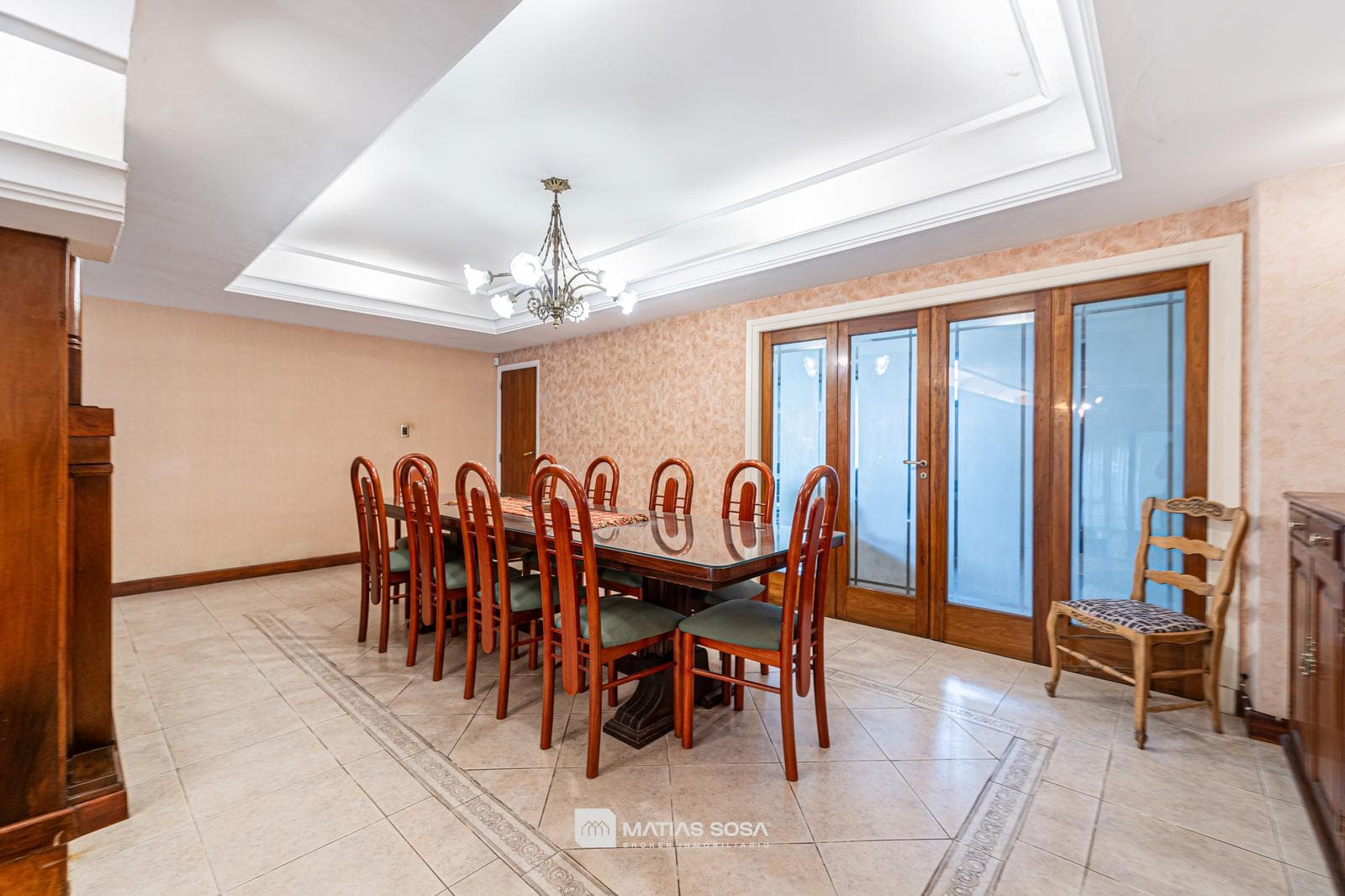 For Sale - 4-room house with a park and barbecue area - Chauvin neighborhood