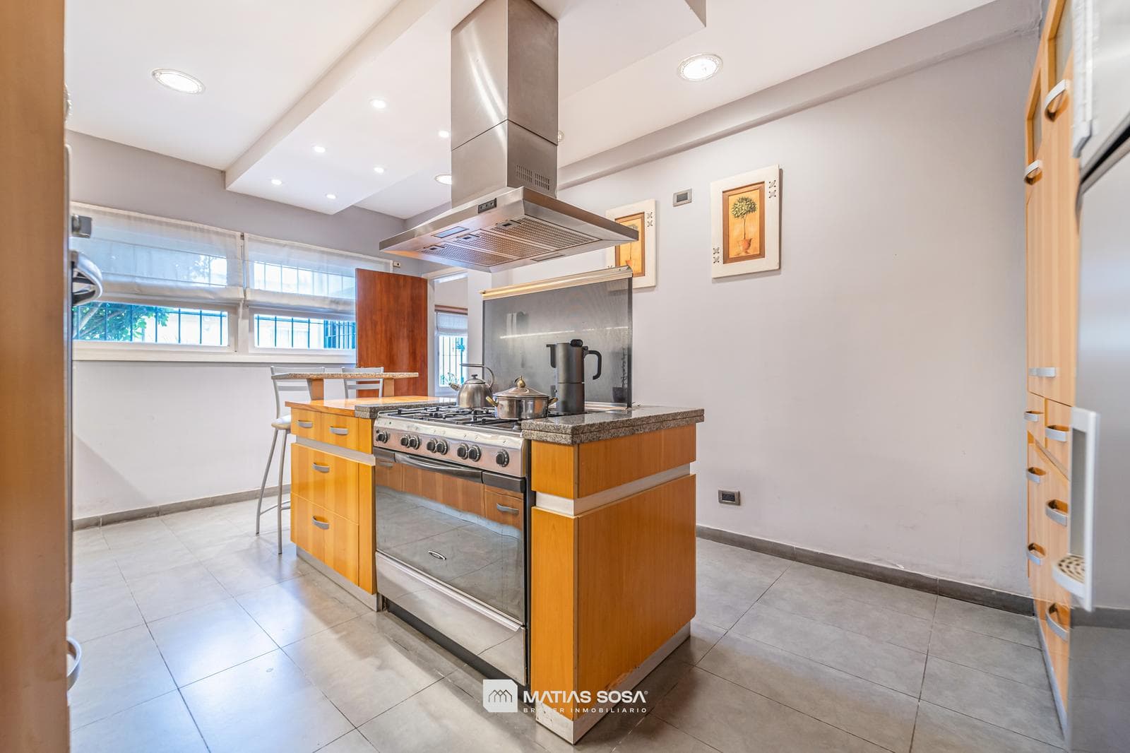 For Sale - 4-room house with a park and barbecue area - Chauvin neighborhood