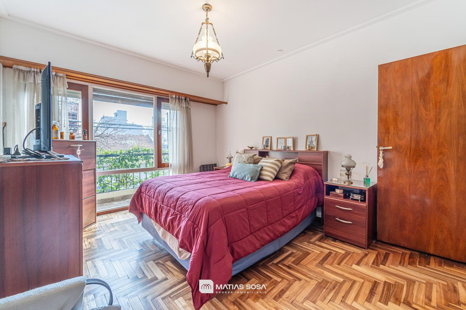 For Sale - 4-room house with a park and barbecue area - Chauvin neighborhood