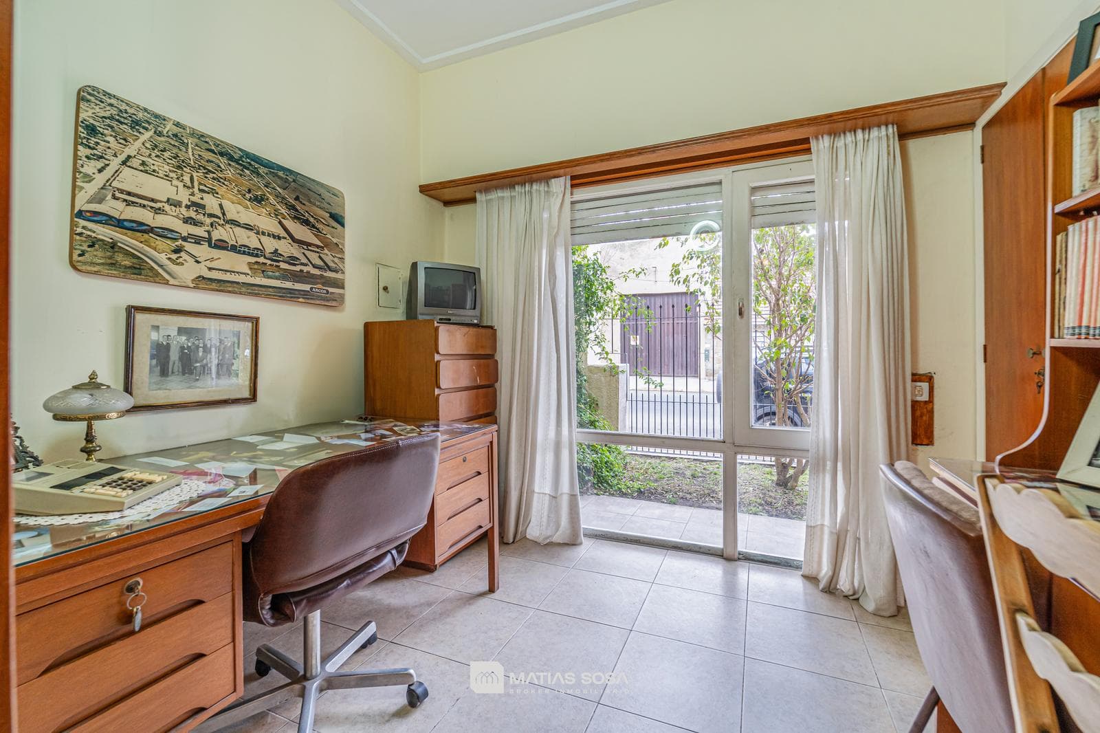 For Sale - 4-room house with a park and barbecue area - Chauvin neighborhood