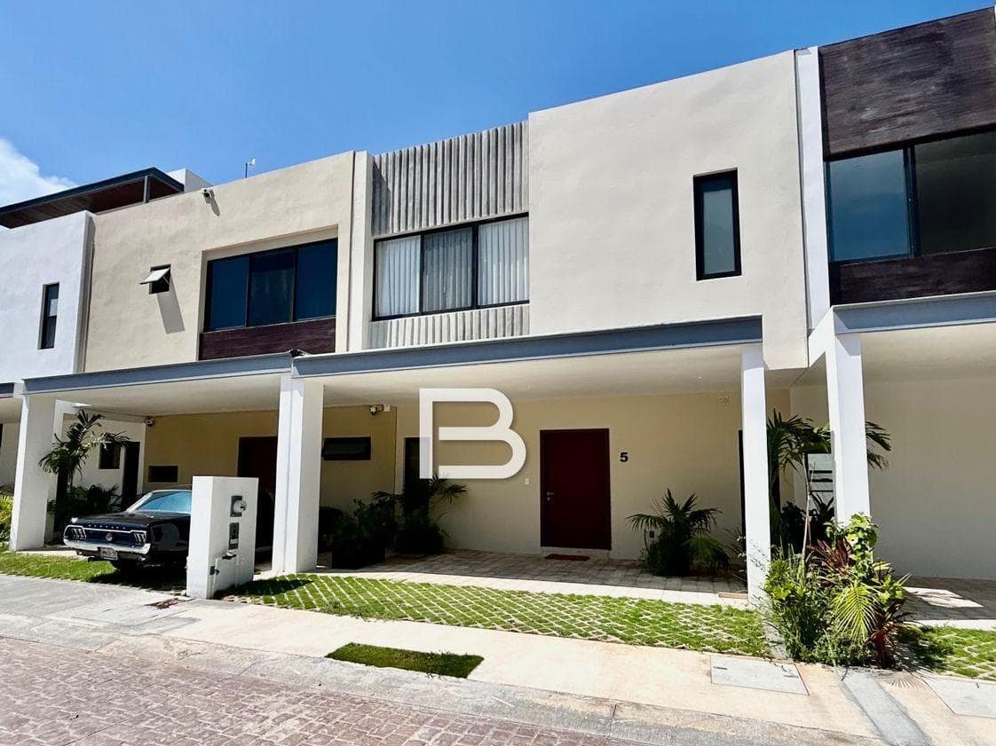 House for Sale in the Arbolada Residential Complex, Cancún
