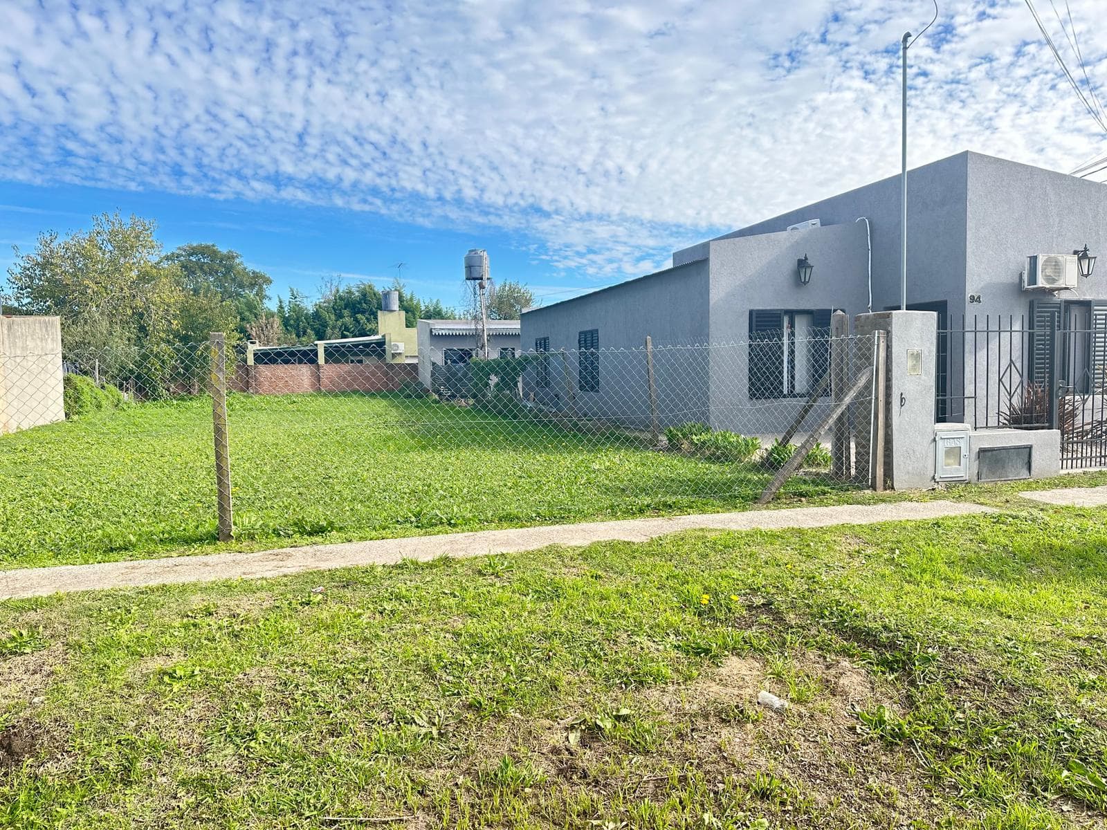 An unmissable opportunity that will get your heart racing! Don't let this plot of land for sale in the charming Las Castañas neighborhood slip away! Empalme Lobos