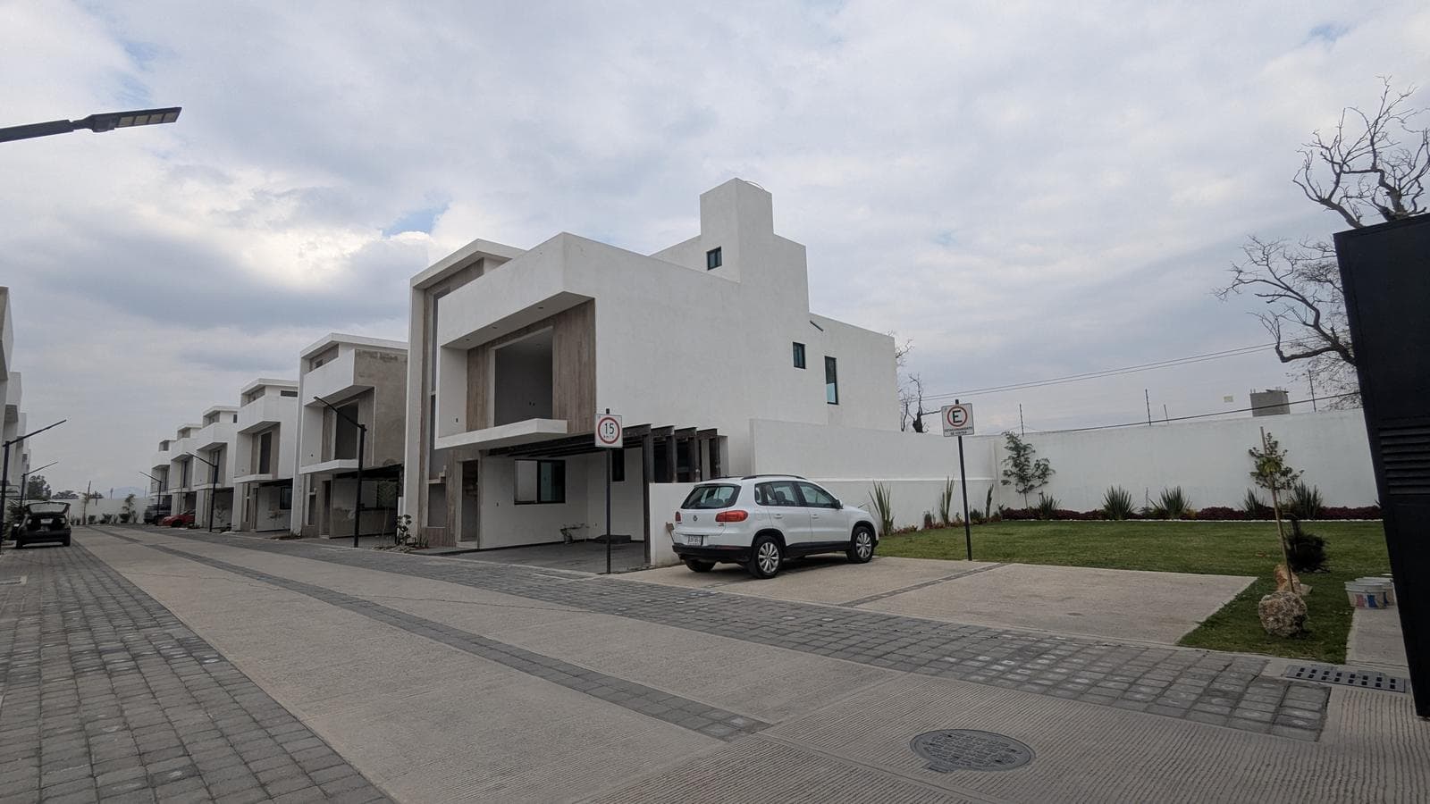 NEW HOME FOR SALE IN METEPEC WITHIN A GATED COMMUNITY