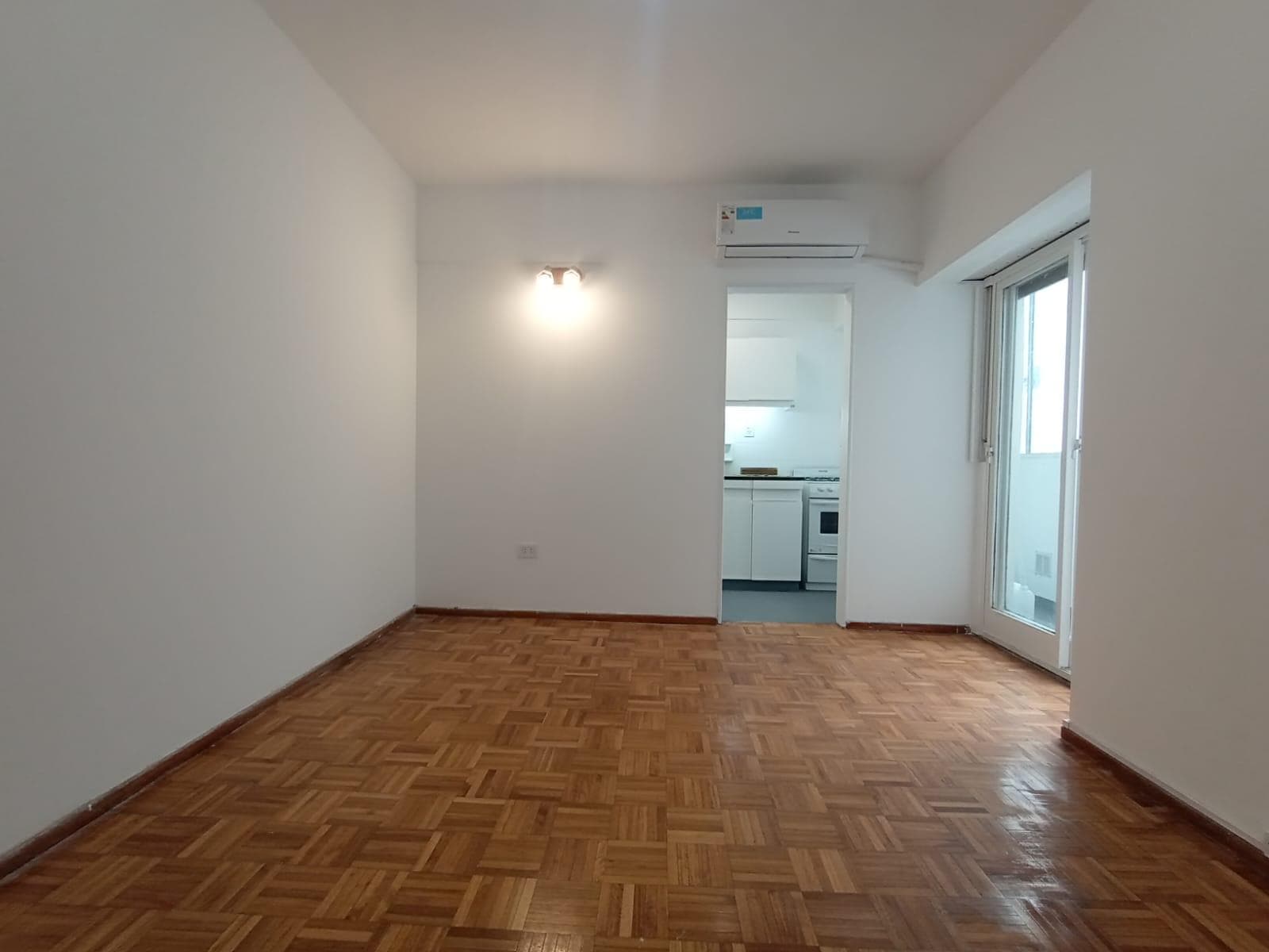 Apartment for Rent in Belgrano: Bright 2-Room Apartment