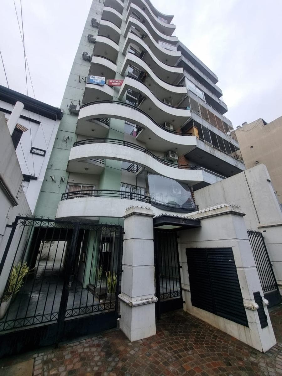 3-room apartment for sale with garage in Lanús Este