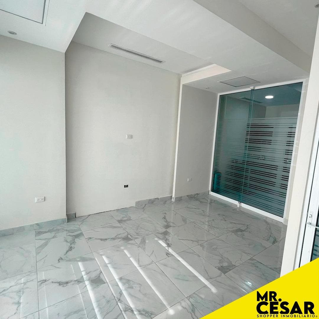 Fully equipped office for rent in Plaza Andenes