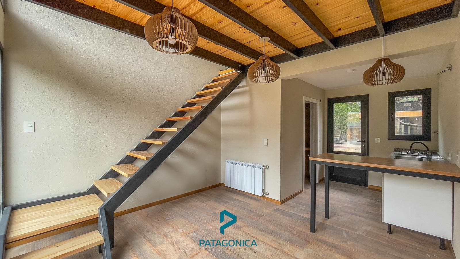 FOR SALE: Two-story commercial space measuring 43 m² in the Diagonales building, Villa La Angostura