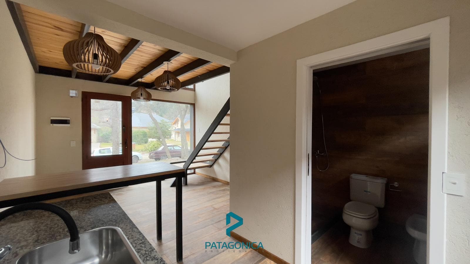 FOR SALE: Two-story commercial space measuring 43 m² in the Diagonales building, Villa La Angostura