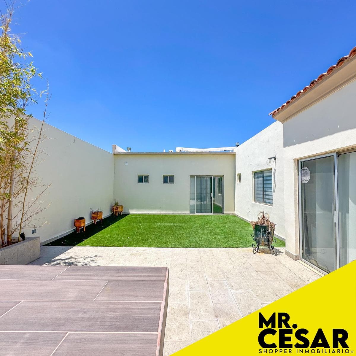 Single-Story House for Sale in Salvatierra Residencial