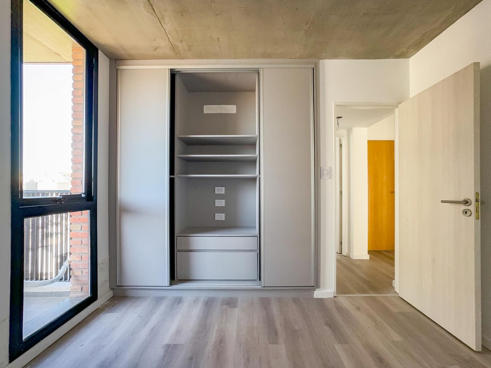 Exclusive Three-Bedroom Apartment for Sale with Barbecue Area. Martin