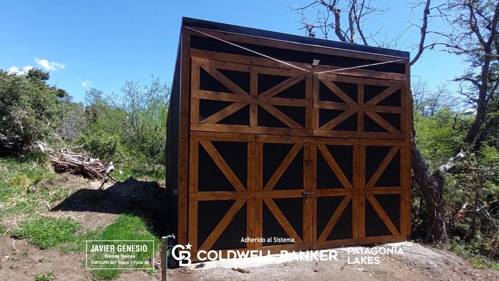 FOR SALE: House (under construction) and Cabin, 45 m², Lot Size: 6,100 m², Valle Escondido, San Martín de los Andes
