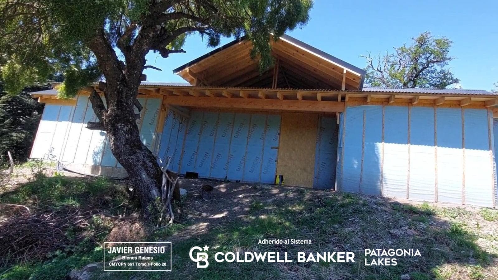 FOR SALE: House (under construction) and Cabin, 45 m², Lot Size: 6,100 m², Valle Escondido, San Martín de los Andes