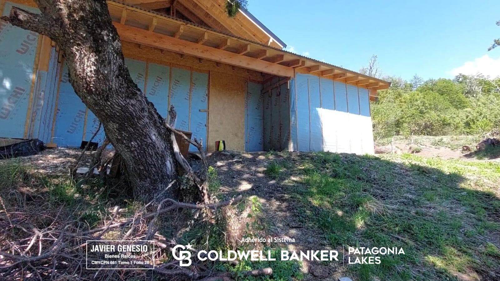 FOR SALE: House (under construction) and Cabin, 45 m², Lot Size: 6,100 m², Valle Escondido, San Martín de los Andes