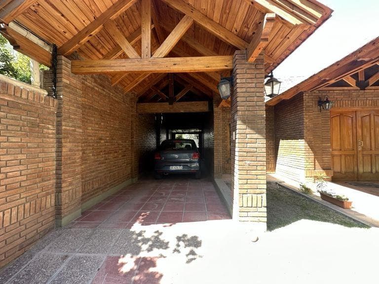 203 Tía Carmelita, Solares de Gabrielli Neighborhood
