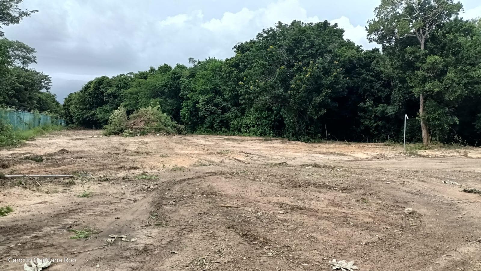 LAND FOR SALE IN CANCUN BEHIND THE CENTRAL DE ABASTOS MARKET