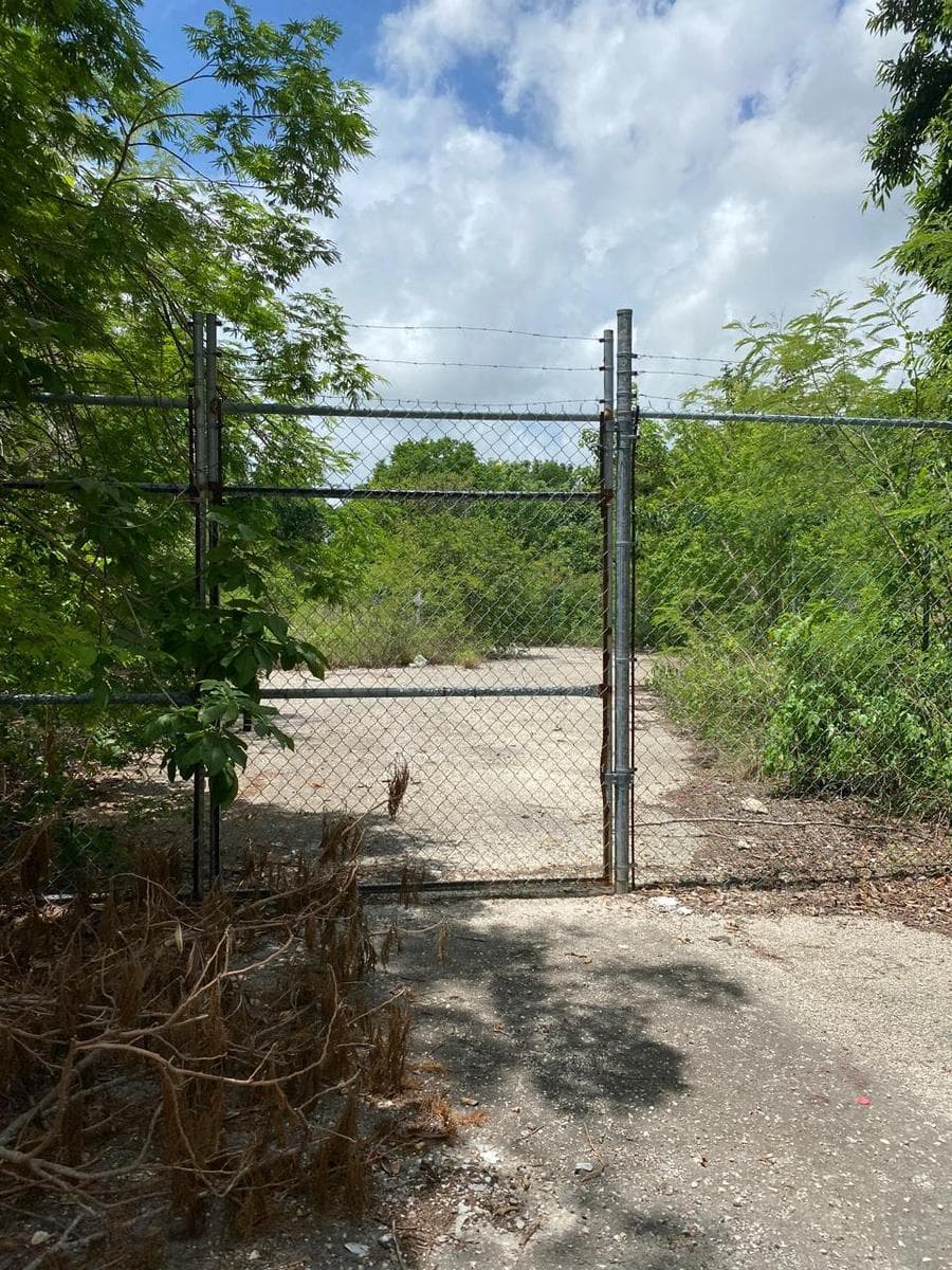 LAND FOR SALE IN CANCUN BEHIND THE CENTRAL DE ABASTOS MARKET