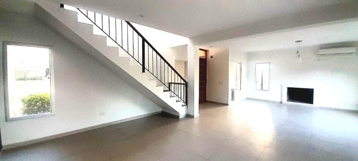 House for Sale, 7 Bedrooms - Qualifies for a Mortgage - Santa Catalina, Villanueva
