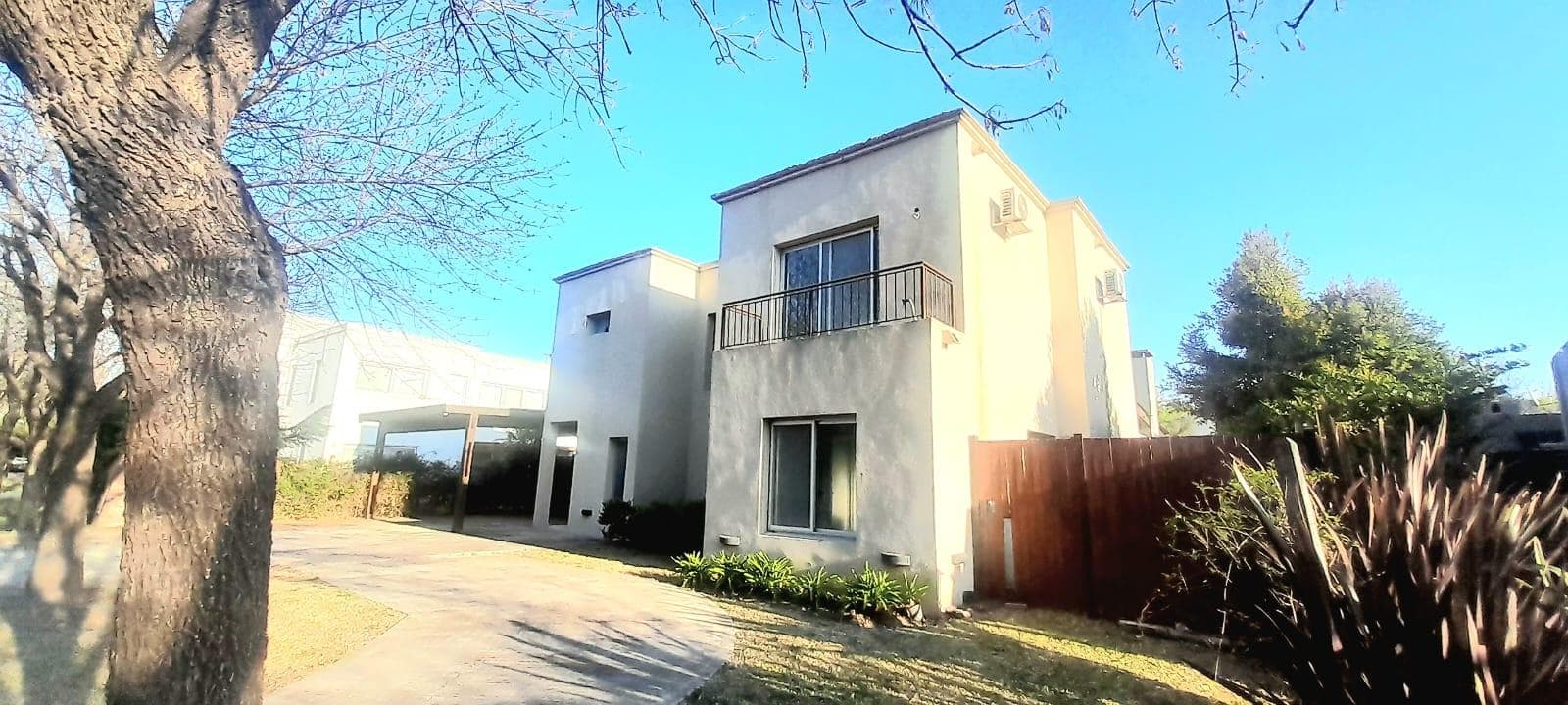 House for Sale, 7 Bedrooms - Qualifies for a Mortgage - Santa Catalina, Villanueva