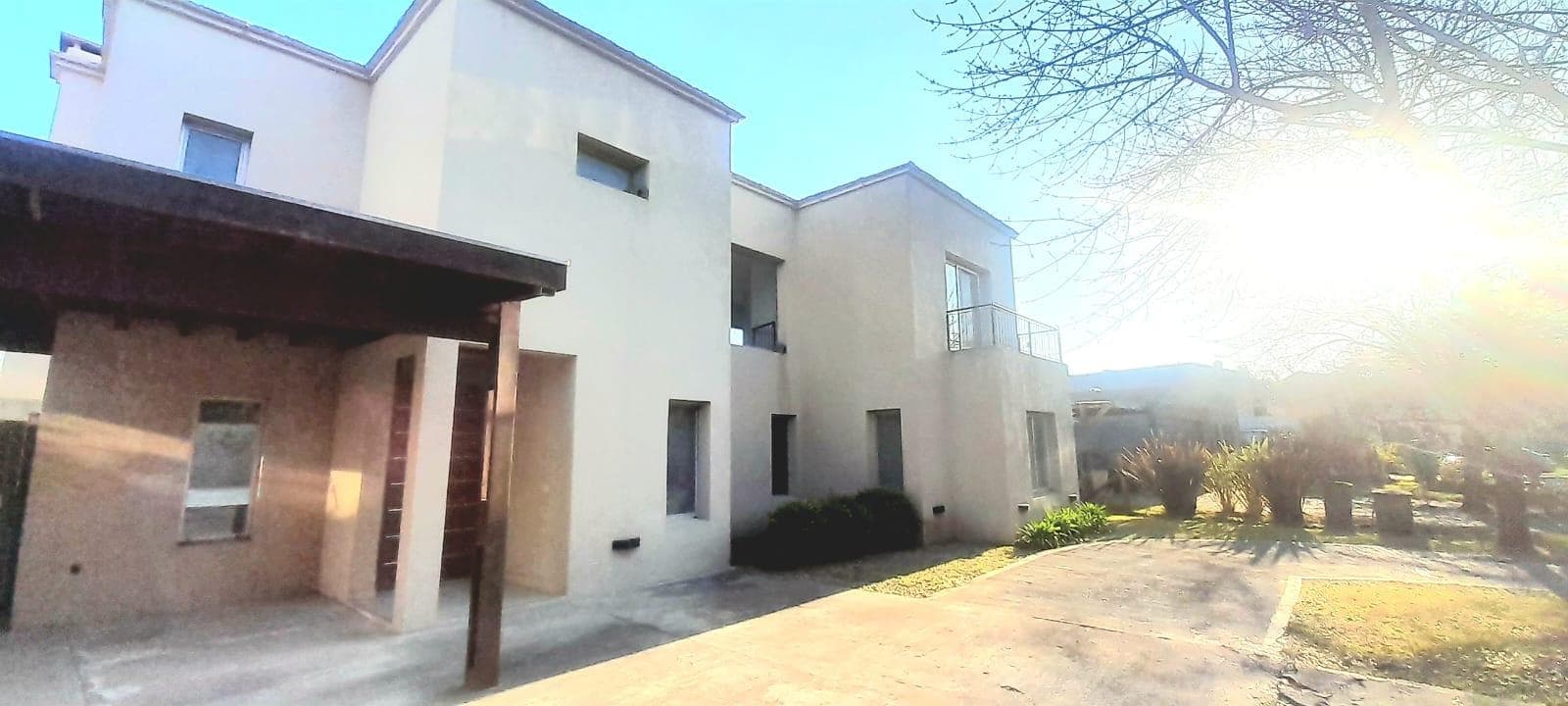 House for Sale, 7 Bedrooms - Qualifies for a Mortgage - Santa Catalina, Villanueva